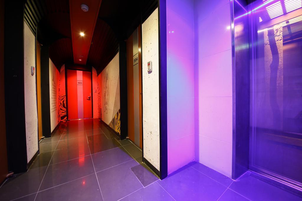 Amor Hotel 2*