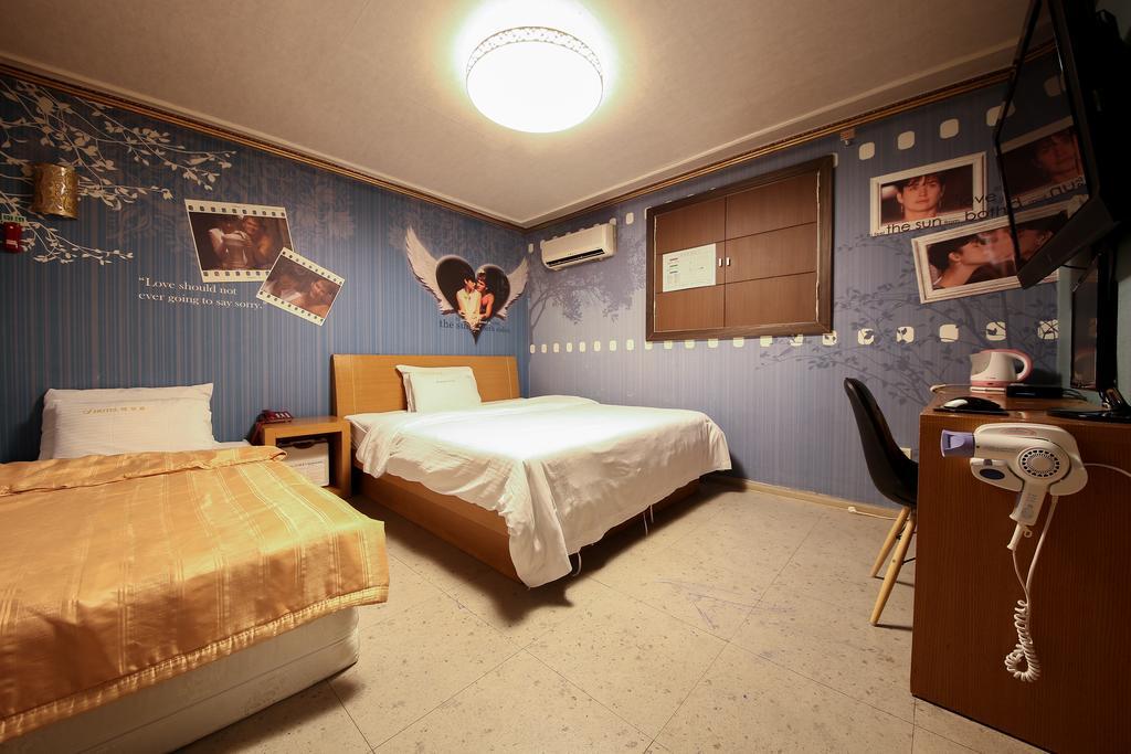 Hotel Amor Hotel 2*